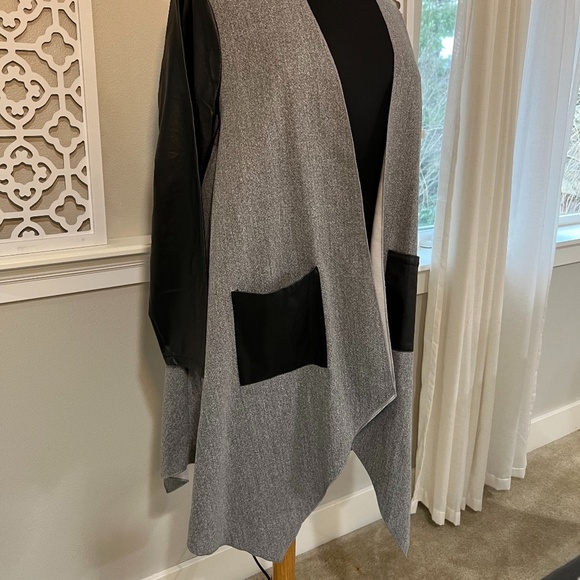 SHEIN Gray and Black Cardigan - Picture 2 of 7